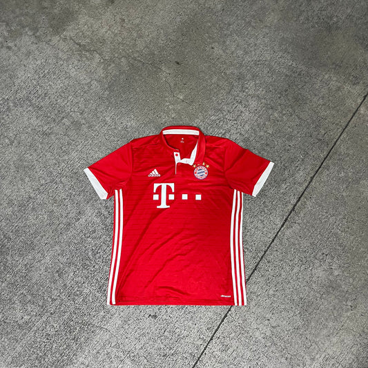 Bayern Munich 2013/14 Home Football Shirt – Size L – Near Mint